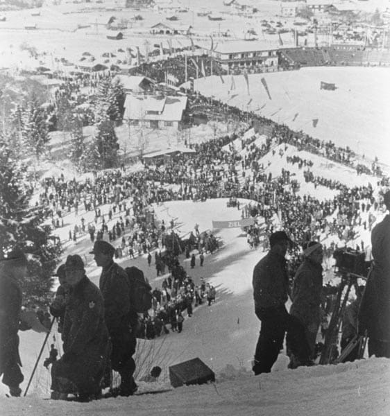 1936年の冬季オリンピックのスキー競技のゴール