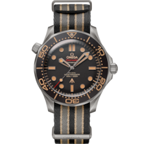 Seamaster Diver 300M 42 mm, チタン   NATOストラップ - 210.92.42.20.01.001