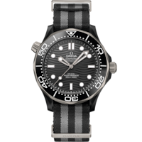 Seamaster Diver 300M 43.5 mm, ブラックセラミック   NATOストラップ - 210.92.44.20.01.002