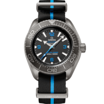 ブラックダイアルウォッチ、チタン製ケース、NATOストラップ bracelet - Seamaster Planet Ocean 6000M 45.5 mm, チタン   NATOストラップ - 215.92.46.21.01.001が付属